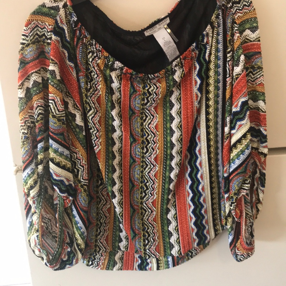 Top size large
